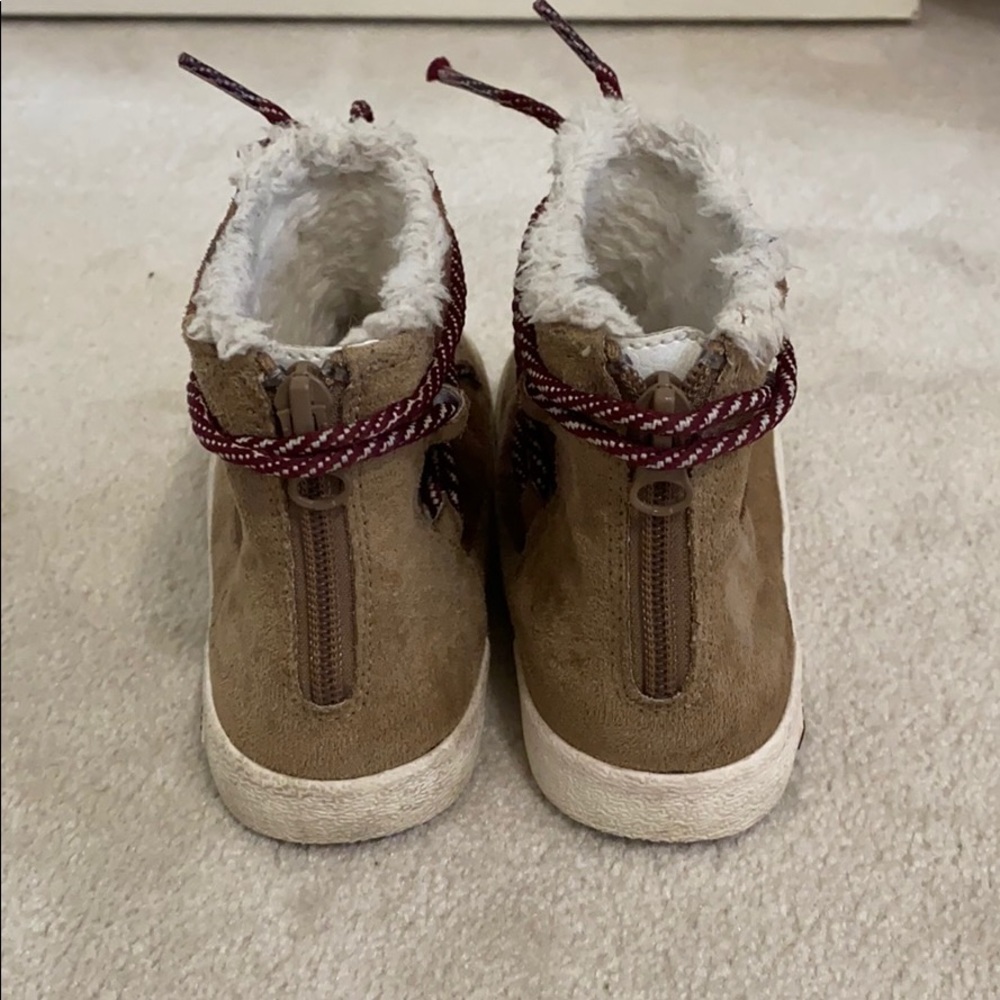 Roxy Boots - Picture 5 of 8